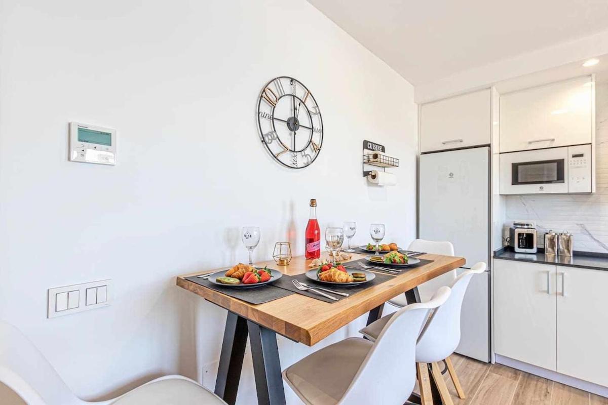 797 Holiday Rentals - Benalbeach- Moderno Piso Para 5 Con Vistas Al Mar 베날마데나코스타 외부 사진