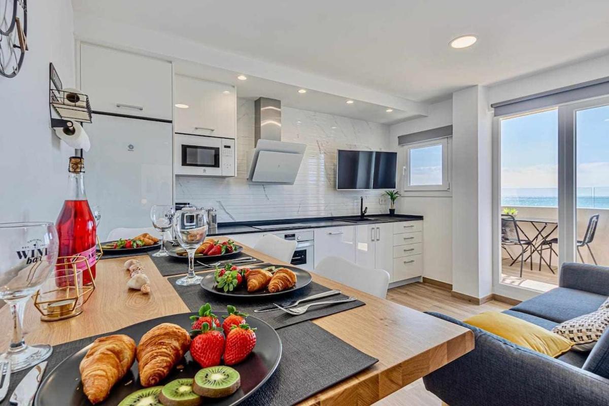 797 Holiday Rentals - Benalbeach- Moderno Piso Para 5 Con Vistas Al Mar 베날마데나코스타 외부 사진
