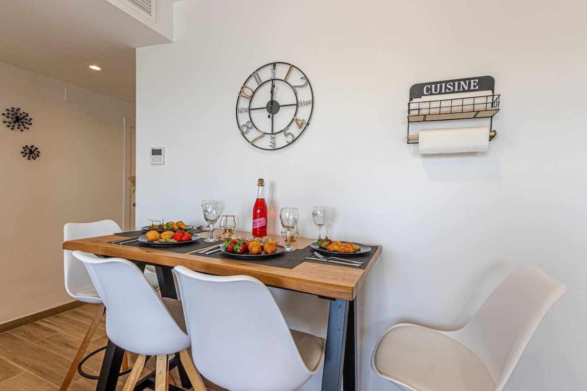 797 Holiday Rentals - Benalbeach- Moderno Piso Para 5 Con Vistas Al Mar 베날마데나코스타 외부 사진