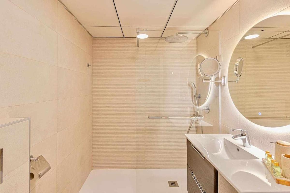 797 Holiday Rentals - Benalbeach- Moderno Piso Para 5 Con Vistas Al Mar 베날마데나코스타 외부 사진