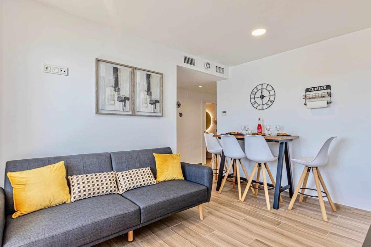 797 Holiday Rentals - Benalbeach- Moderno Piso Para 5 Con Vistas Al Mar 베날마데나코스타 외부 사진